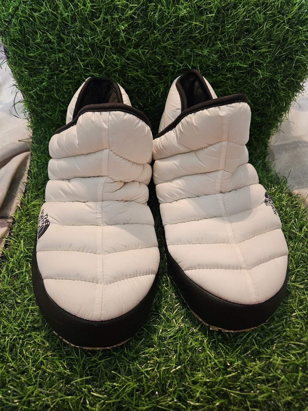 The North Face thermoball Womens White Insulated Slip-On Shoes - Picture 3 of 8